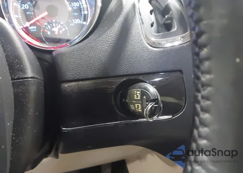 2012 Chrysler Town & Country Touring z USA, uszkodzony, nr VIN 2C4RC1BG8CR325682